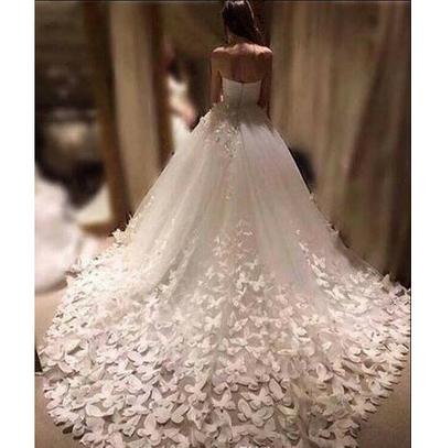 New Fashion Wedding Dresses Cathedral Train 3D Floral Appliques Butterfly Bridal Gowns Tulle Sweetheart Custom Made Wedding Dresses