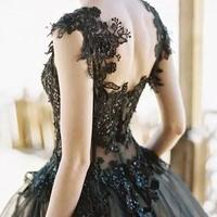 Vintage Elegant Black Tulle Lace Applique Gothic A-line Wedding Dresses Cheap Gothic Beaded Backless Long Bridal Gowns Custom - Thumbnail 1