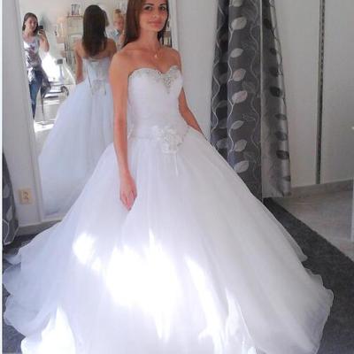 Ball gown sweetheart lace up floor length handmade flower crystal sequins applique wedding gown bridal dresses - Thumbnail 4