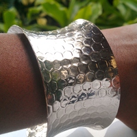 Honeycomb Cuff - Thumbnail 2