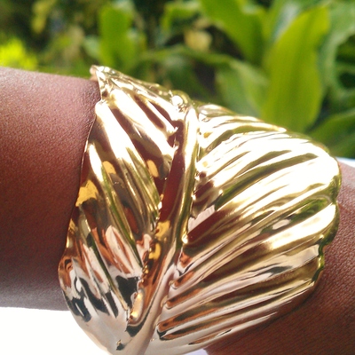 Leaf cuff