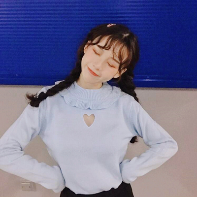 Sweet love heart hollow out ruffle collar sweater