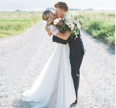 Short Sleeves Wedding Dress Scoop Lace Top A Line Tulle Skirt Beach Bride Dress Boho Wedding Gown