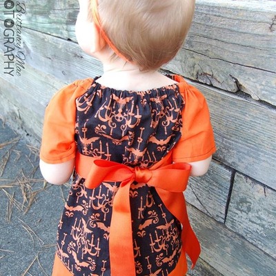 Halloween peasant dress- medium (3t-5/6)