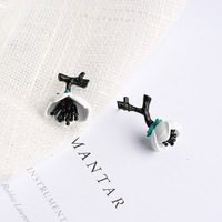 Beautiful Flower Stud Earrings - Thumbnail 2