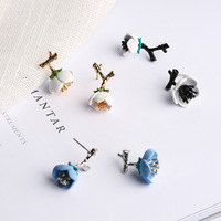 Beautiful Flower Stud Earrings - Thumbnail 4