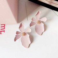 Kawaii Flower Earrings - Thumbnail 1