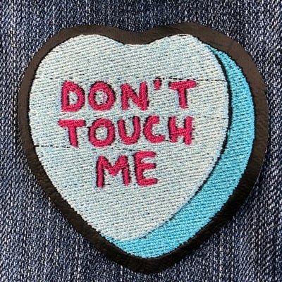 Don't touch me conversation heart patch - Thumbnail 2
