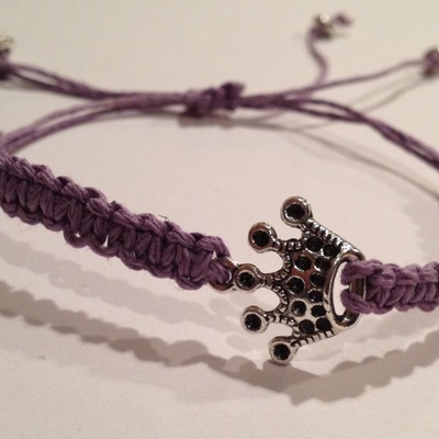 Friendship bracelet - lilac w/ crown charm