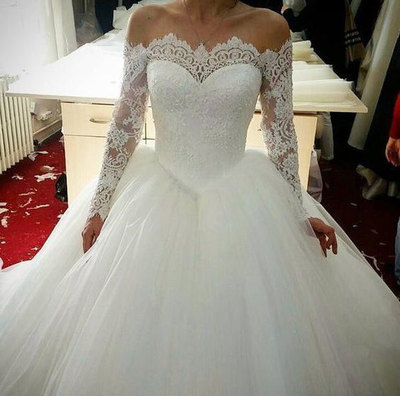 Ball Gown Long Sleeves Wedding Dresses with Lace Appliques