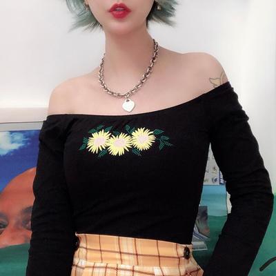 Off shoulder daisy embroidery long sleeve t-shirt