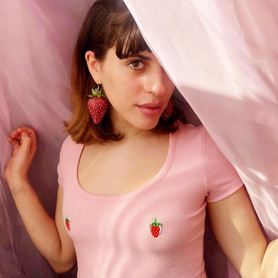 Strawberry embroidery top