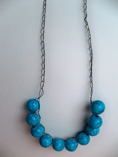 Large bead- blue
