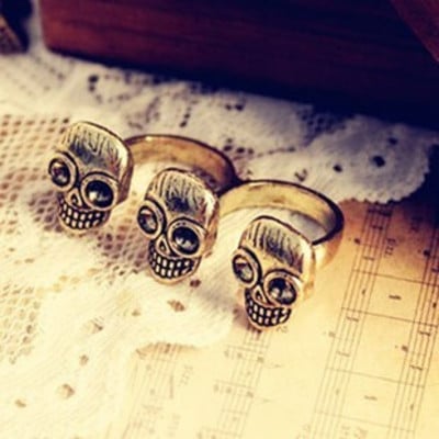 Double finger skulls ring trio