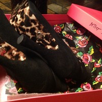 100% Authentic Betsey Johnson Ankle Boots - Thumbnail 4