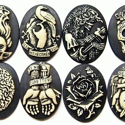 8 different gothic 40 mm x 30 mm cameos, pirates, zombies, cool creepy items