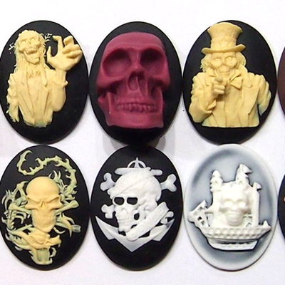 10 different 40x30 mm cameos, gothic skulls, gun n roses, plus zombies, unset in all colors