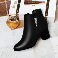 Black Women's Chelsea Boots - Thumbnail 2
