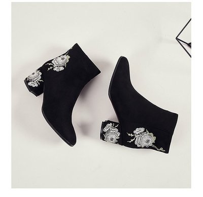 Autumn and Winter Black Floral Embroidery Ankle Boots