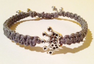 Friendship bracelet - Grey w/ crown charm