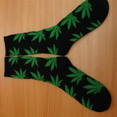Weed marijuana pattern socks black/green color