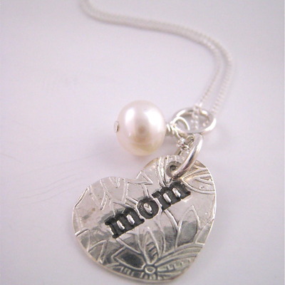 Mom heart necklace with pearl