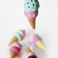 Double-scoop Ice Cream Squishy (Scented) - Thumbnail 3