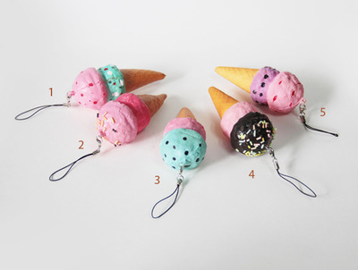 Double-scoop Ice Cream Squishy (Scented)
