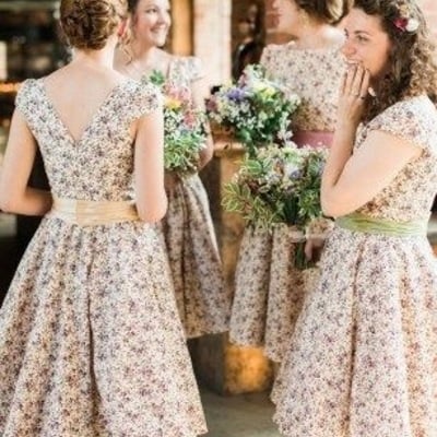 Vintage floral print knee length bridesmaid dresses  - Thumbnail 4