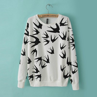 Swallow print pullover