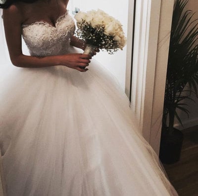 Sweetheart Tulle Wedding Dresses Bridal Gowns with Appliques Pearls