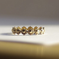 Dainty Gold Filled Daisy Flower Stacking Wedding, Engagement or Bridesmaid Ring / Band - Thumbnail 1