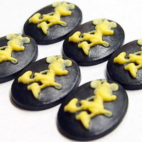 6 of 25x18 mm Minnie Mouse Cameos, She is all Dressed Up, Cream over Black Cute - Thumbnail 2