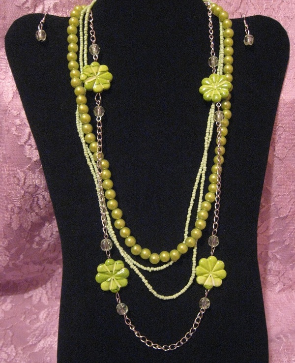 Green Springtime Necklace Set