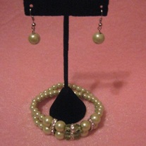 Green Glass Pearl Bracelet Set