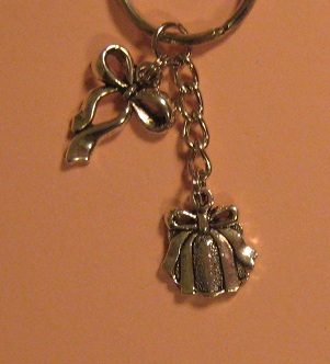 Present & Bow Key Chain