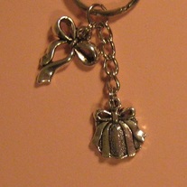Present & Bow Key Chain