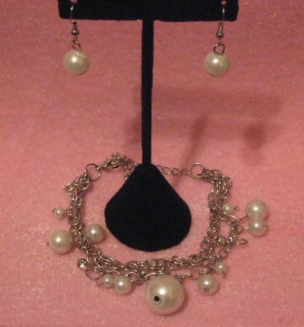 Glass Pearl Bracelet & Earring Set