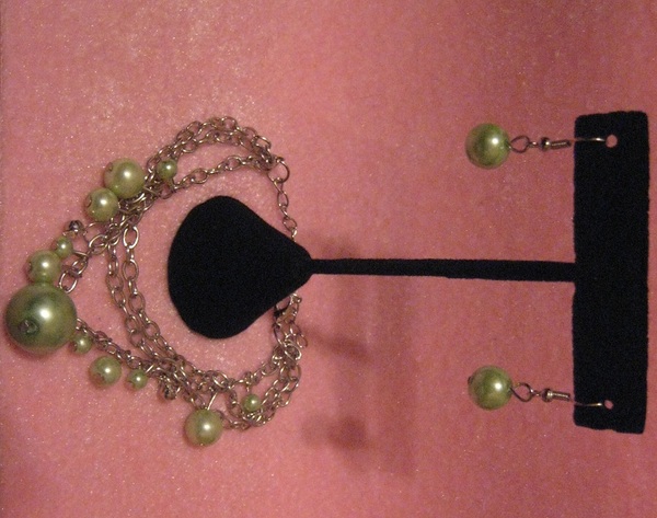 Glass Pearl Bracelet & Earring Set