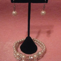 White Glass Pearl Bracelet Set