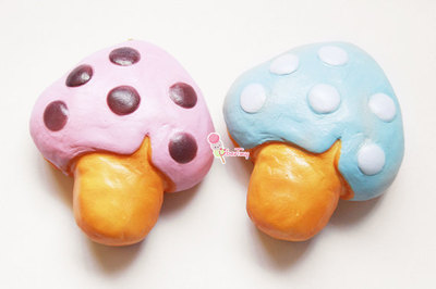 Jumbo Kawaii Cottage Mushroom Pastry Squishy