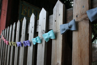 Mini felt bow garland in "sherbet"