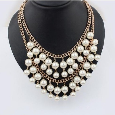 Zahra pearl statement necklace