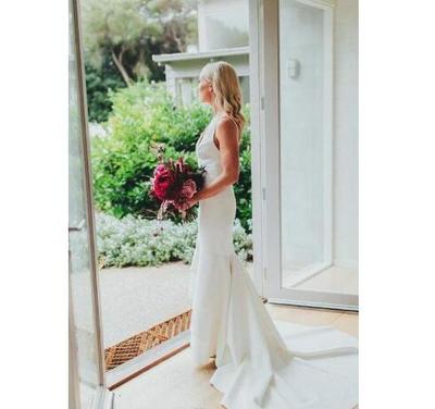 Unique Deep V-Neck Satin Wedding Dresses White Sleeveless Mermaid Wedding Dresses Backless Simple Wedding Dresses with Sweep Train