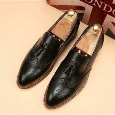 Handmade Men's Wingtip brogue Tassels Shoes Men Black color dress shoes loafer