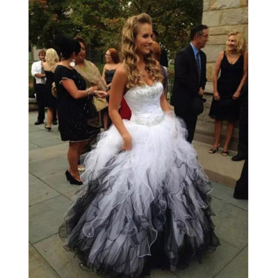 Black and white wedding dresses modest crystal belt sweetheart lace-up corset gothic outdoor country garden bridal wedding gown