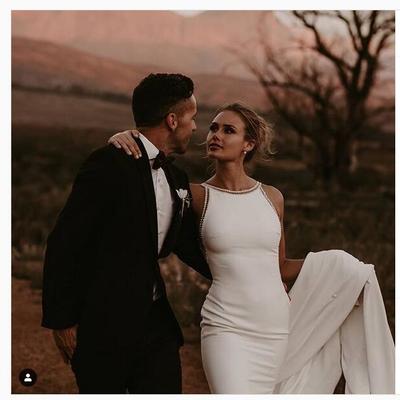 Simple wedding dresses crew neck sleeveless boho wedding dress 