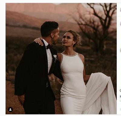 Simple Wedding Dresses Crew Neck Sleeveless Boho Wedding Dress 