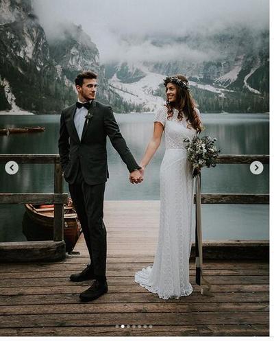 Simple Wedding Dresses Mermaid Crew Neck Cap Sleeve Lace Boho Wedding Dress 