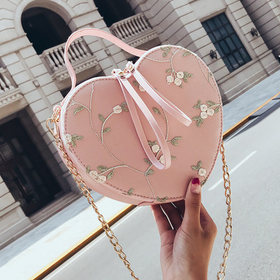 Pink aesthetic lace flower embroidered heart-shaped handbag with zipper closure and chain bag - Thumbnail 2